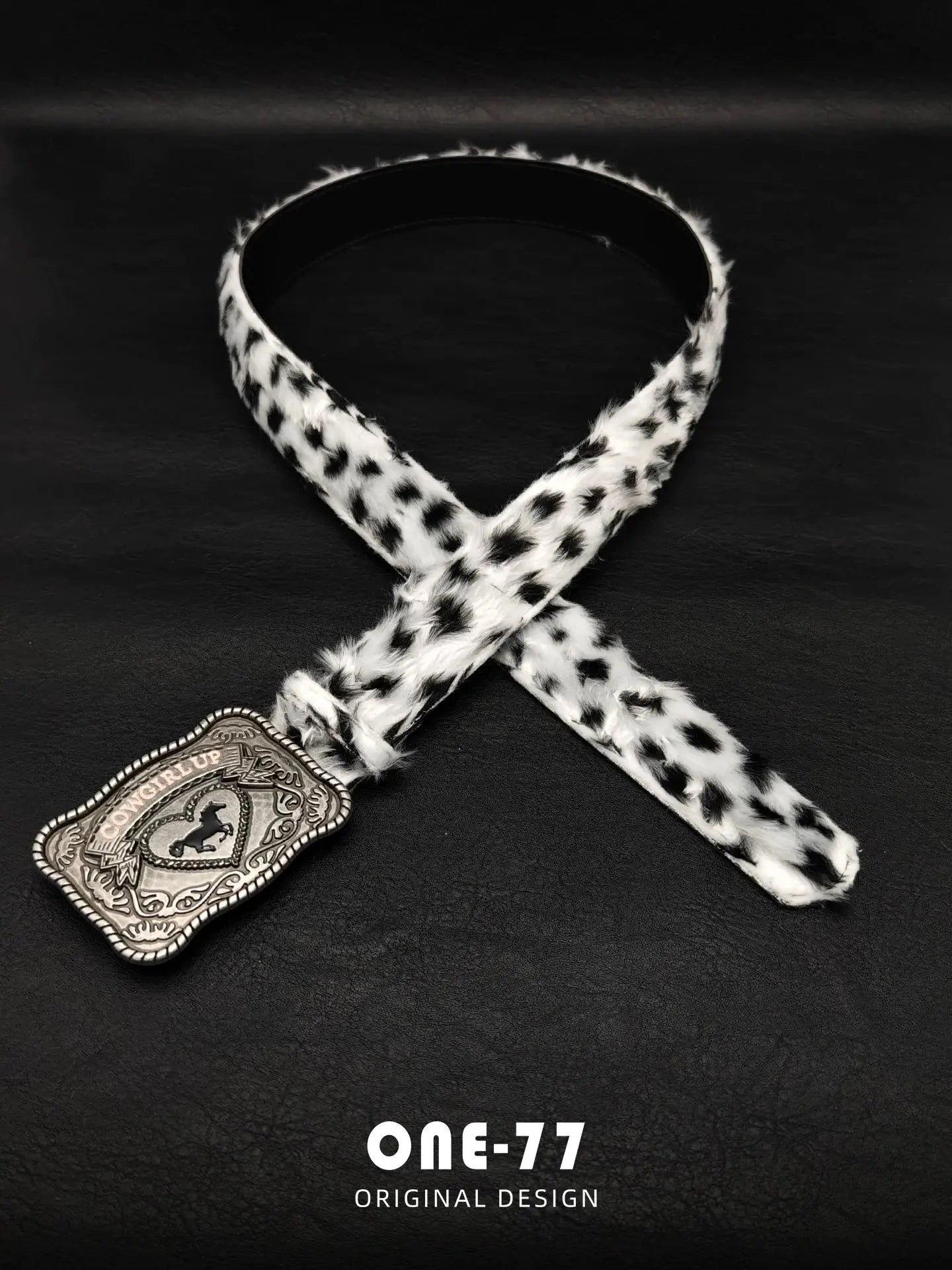 Siyah-Beyaz Tüylü Leopar Kemer – Retro Metal Tokalı Y2K Unisex Beltlux